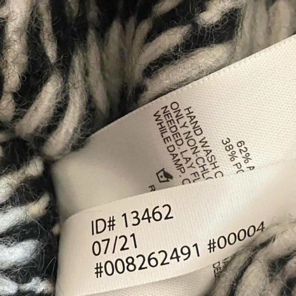 Express Sweater - Picture 12 of 14